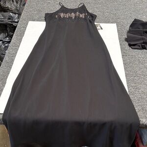 Cachet Black Sleeveless Dress